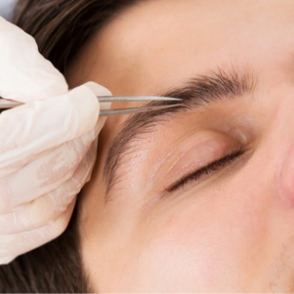 Diseño de Cejas con Cuchilla