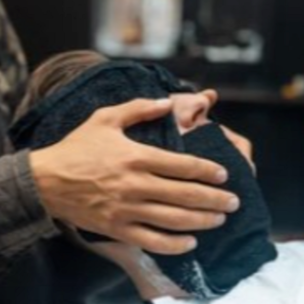 Corte de Cabello y Arreglo de Barba Premium + Skin Care