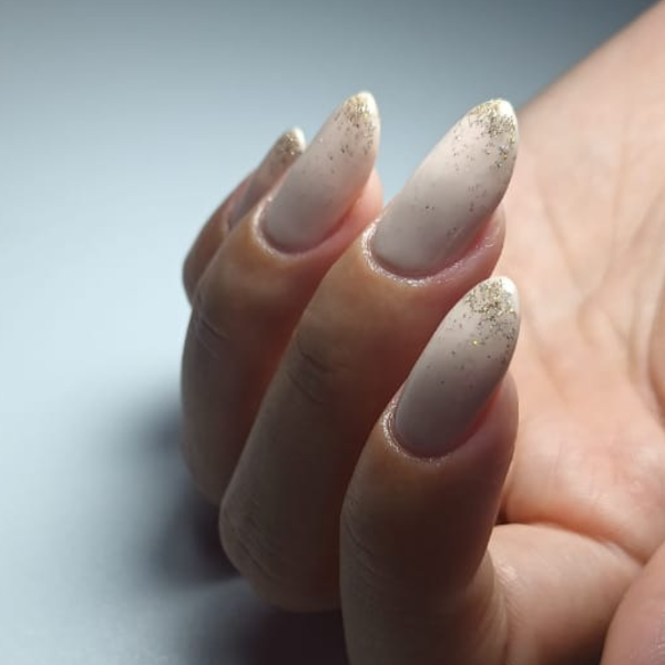 MANICURA SEMI PERMANENTE