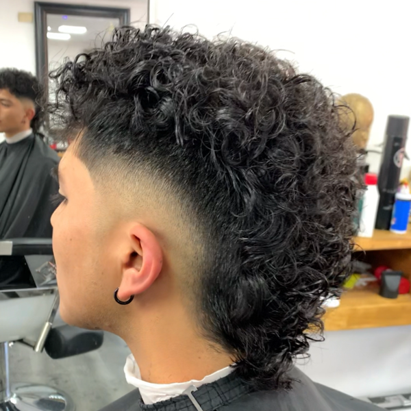 ONDULACION PERMANENTE MOHICANO MAS CORTE DE CABELLO