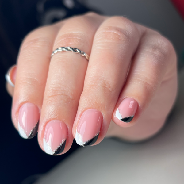 Manicure Rusa con nivelación    (Refuerzo uña natural)