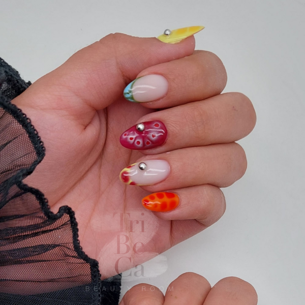 3. Diseño completo (Diseño de su elección con relieves, mezcla de técnicas, etc)