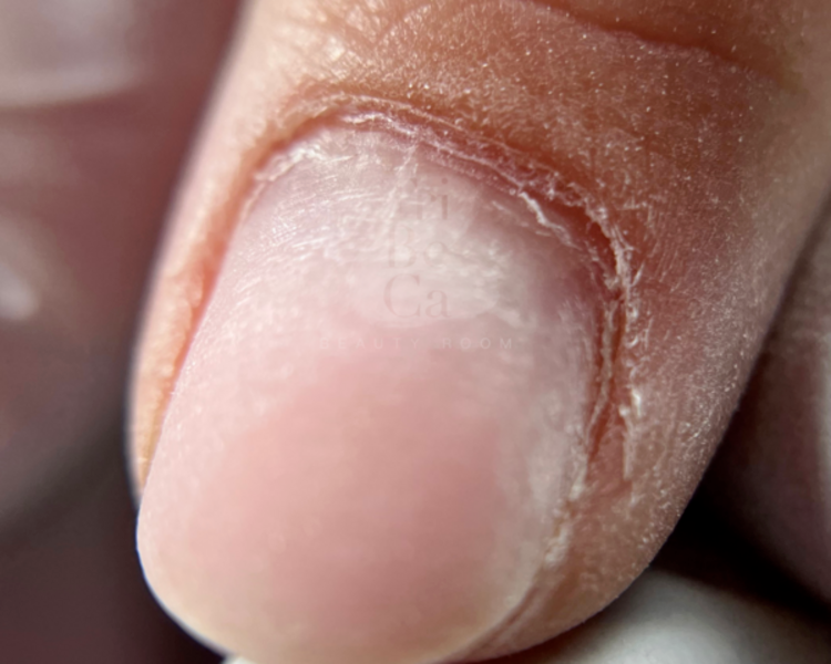 2. Manicura Rusa (Sin esmalte)