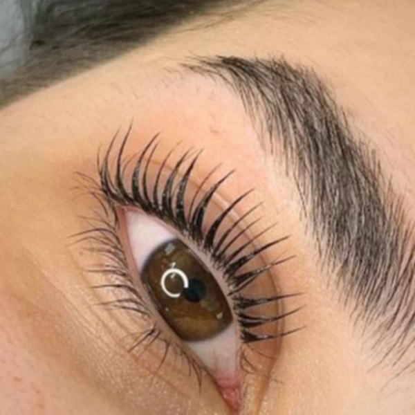 lifting de pestañas+ laminado de cejas + hidratación 