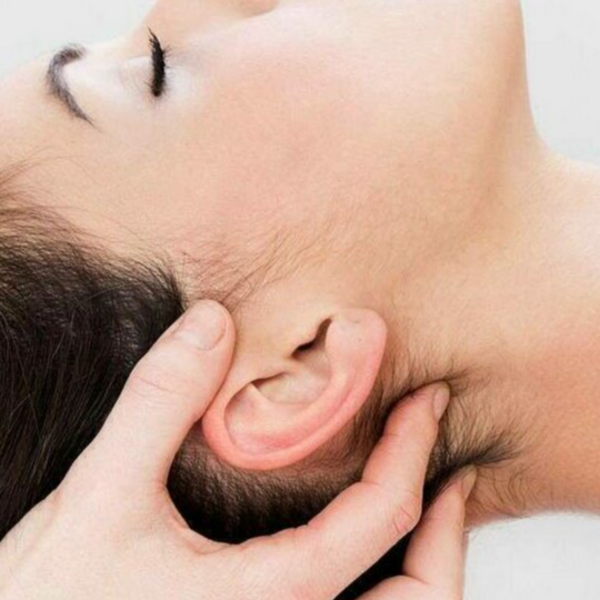 MASAJE AURORA (Masaje Relajante + Yoga facial + Masaje craneal 