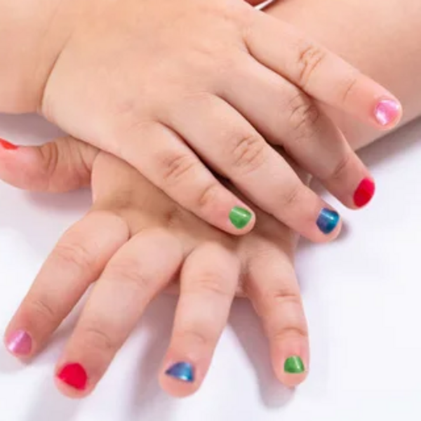 Manicura + Esmaltado común de color 