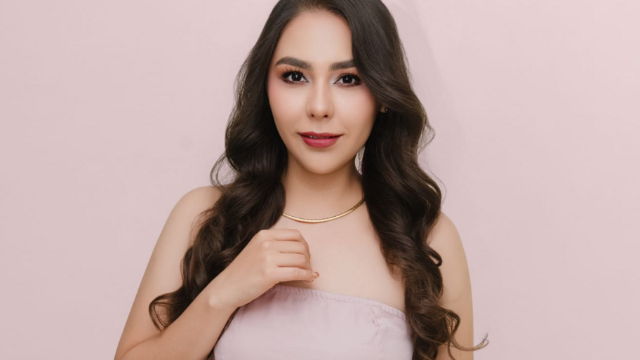 Miriam Hernández beauty banner