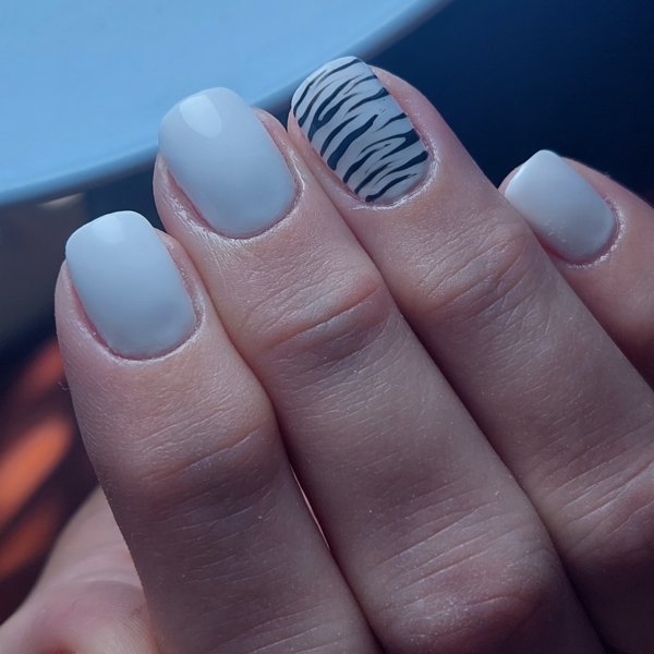 Esmaltado Semipermanente + deco simple