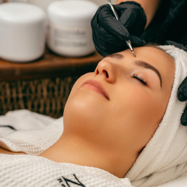 Spa Facial + Limpieza de Comedones (1 Máscara Anti-age)