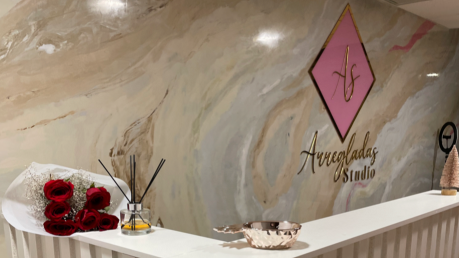 Arregladas Studio banner