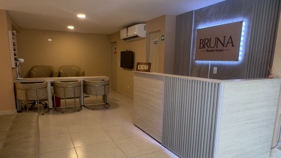 Bruna Beauty House interior