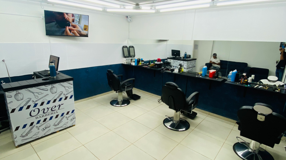 Over barberia interior