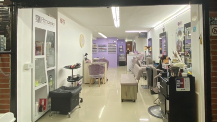 Purpura Nails Salon interior