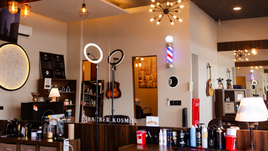 Kosmos Barbershop interior
