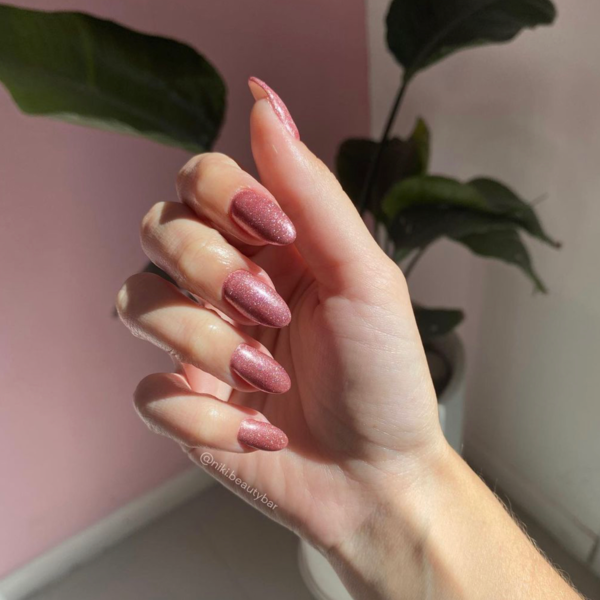 Kapping en Gel con Esmaltado Semipermanente