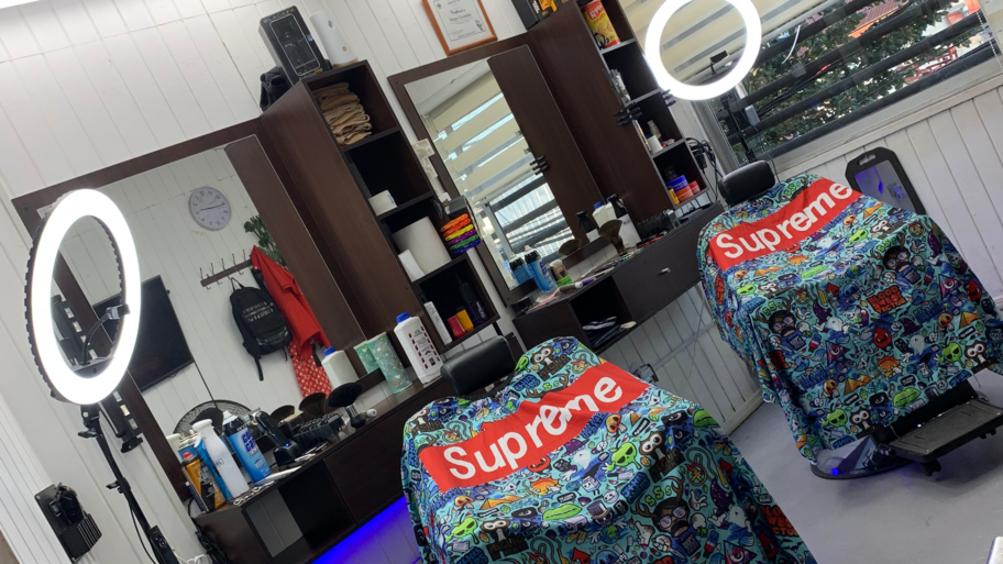 Excelencia Barbershop interior