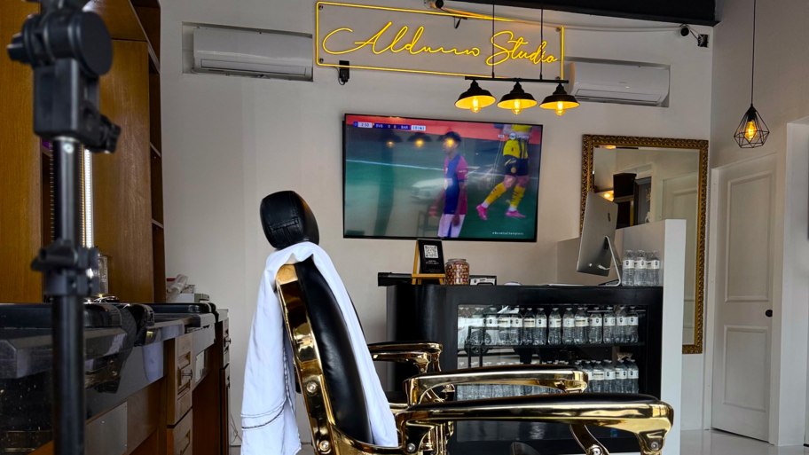 ALDUCINBARBERSPA interior