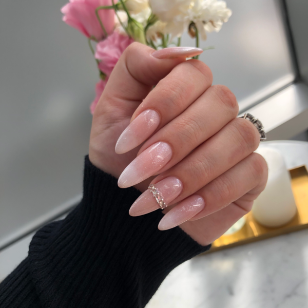 Esculpidas en Gel con Esmaltado Semipermanente