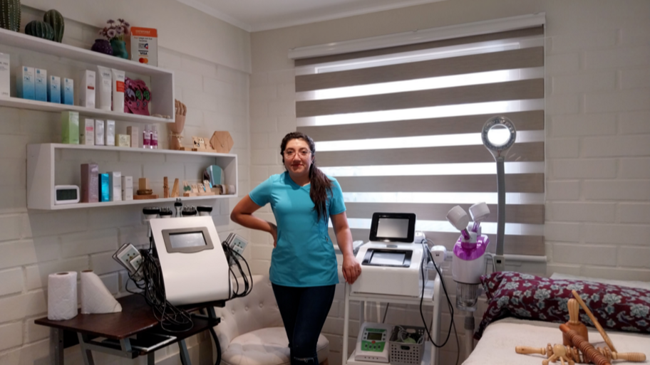 ESSENTIALS SPA & BEAUTY banner