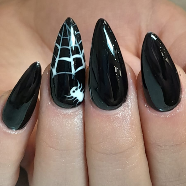 Manicura + esmaltado semipermanente + Decoración dos uñas