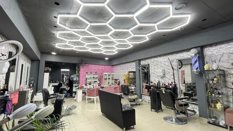 Peluqueria & Barberia D Marco interior
