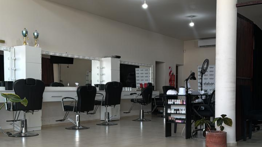 STEBAN BEAUTY STUDIO interior