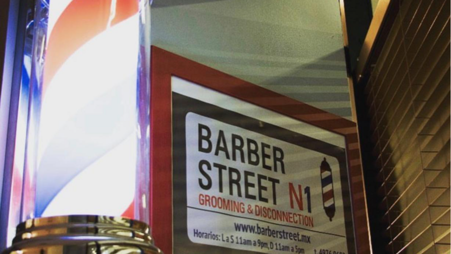 BARBER STREET CARSO interior