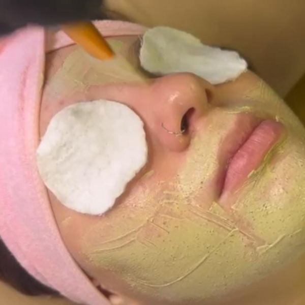 Limpieza facial con extracciones