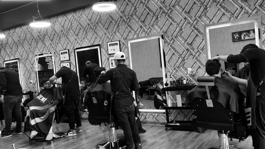 LEGEND BARBER SPA banner