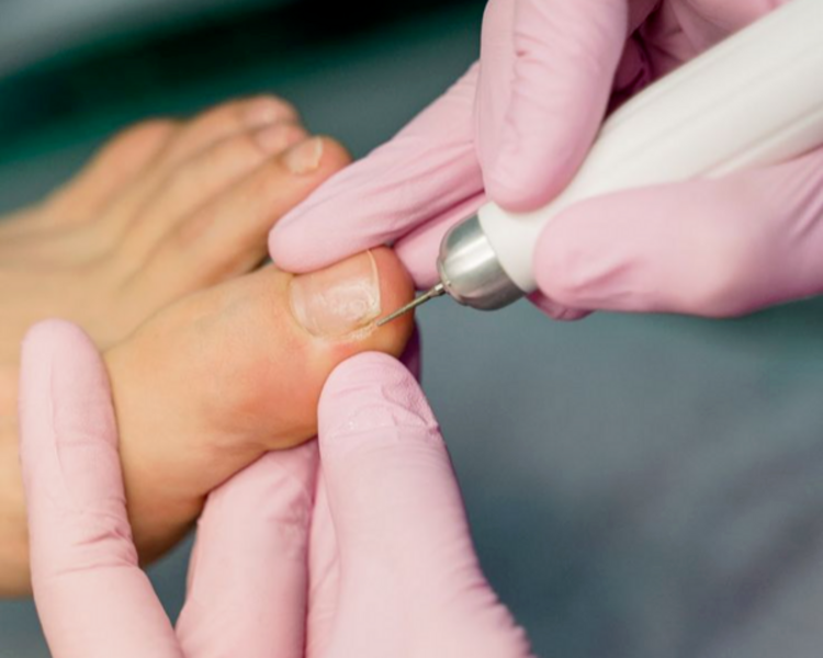 Pedicuría con Torno sin esmaltado