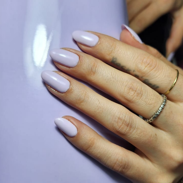 Esmaltado semipermanente liso + una deco de regalo