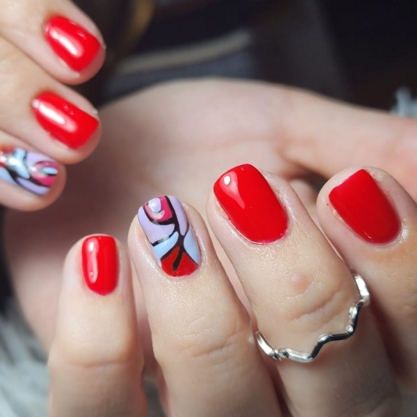 Esmaltado semipermanente liso + una deco de regalo
