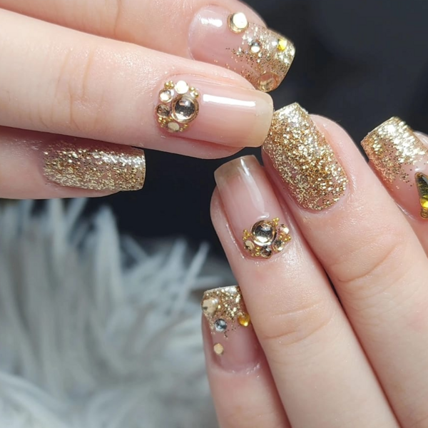 Esmaltado semipermanente con Diseño (Desde)