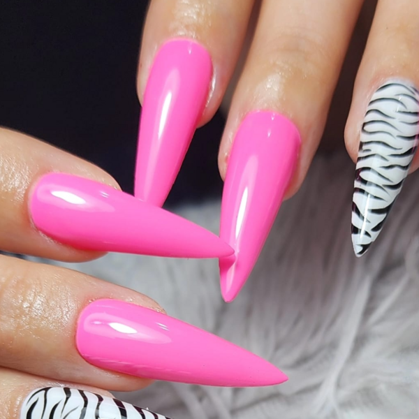 Soft gel con color liso (extension de la uña natural) + una deco de regalo