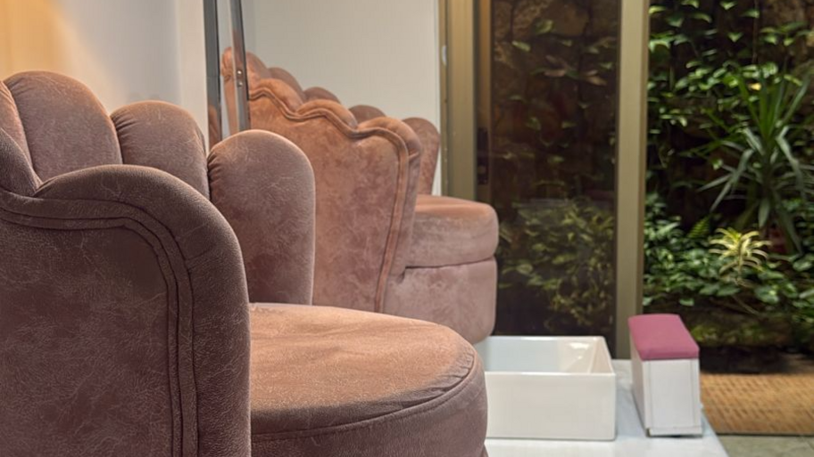 GUAPAS TIENDA Y ESTETICA interior