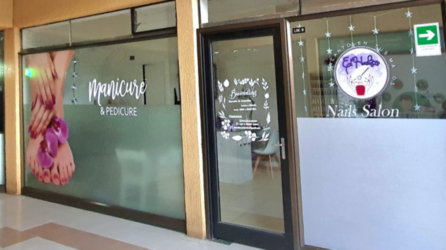 El Hechizo Nail Salon interior