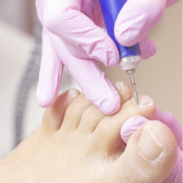 Podología Clínica con esmaltado 