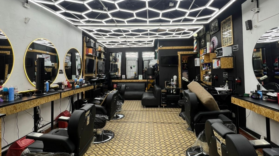 HANGAR 06 BARBERSTUDIO banner