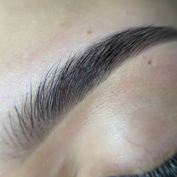 Epilación de rostro hilo 🧵 + perfilado de cejas + Mascarilla de Hialurónico