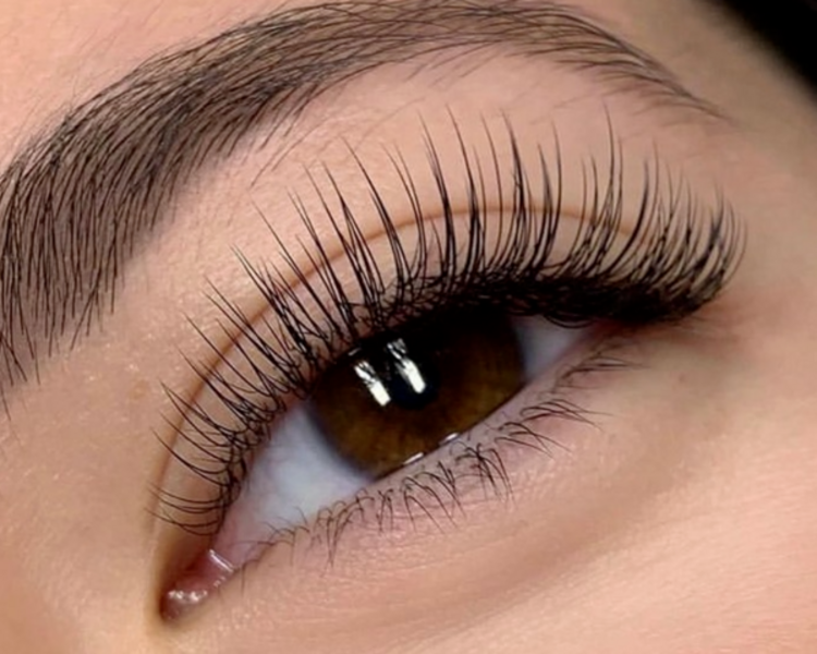 Extensiones de pestañas clásicas pelo x pelo 