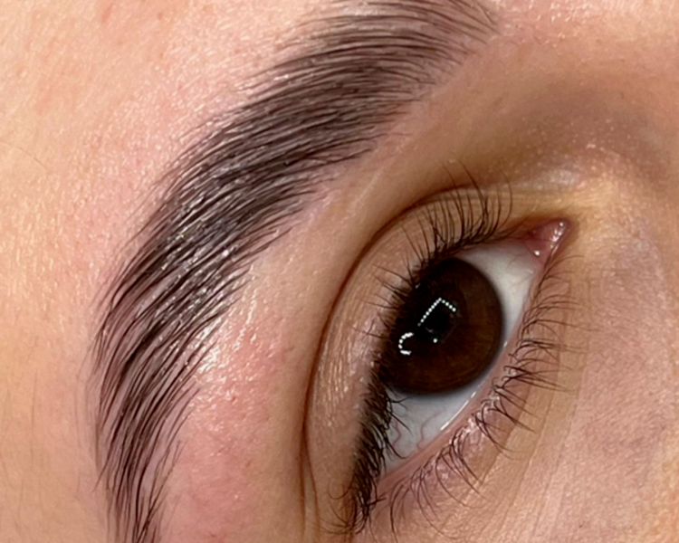Laminado de cejas, con perfilado y botox