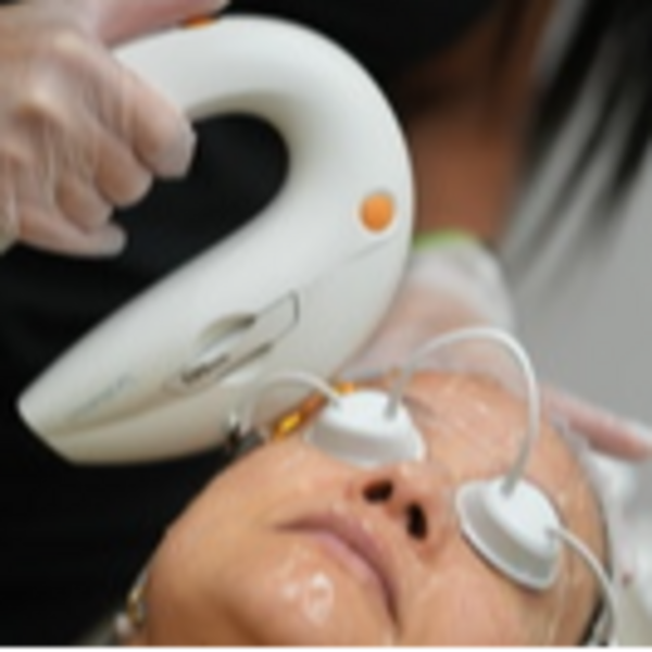 Contorno de ojos M22