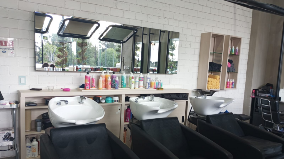 Urban Hair ACOXPA (Paseo Acoxpa) interior