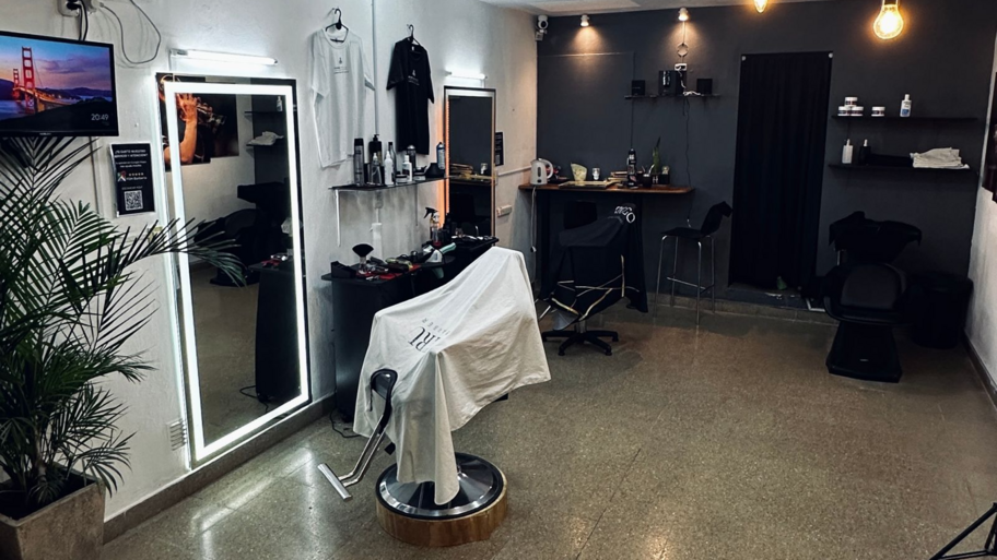 From da hood - Barbería banner