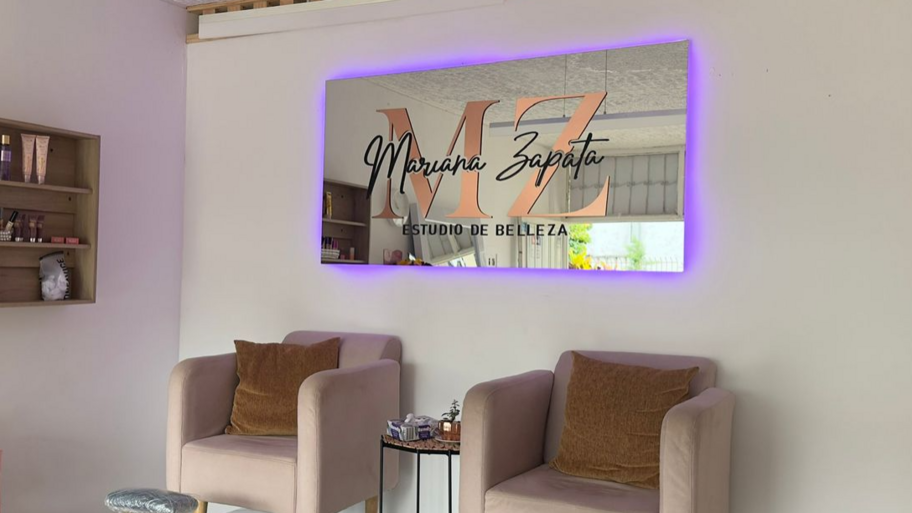 Mariana Zapata estudio de belleza interior
