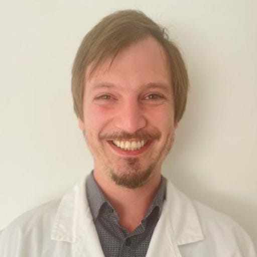 Dr. Maximiliano Bravo, médico Geriatra