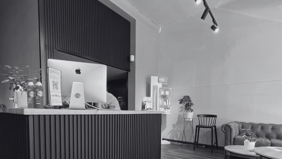 Tis Peluquería, Barbería y TisPets banner