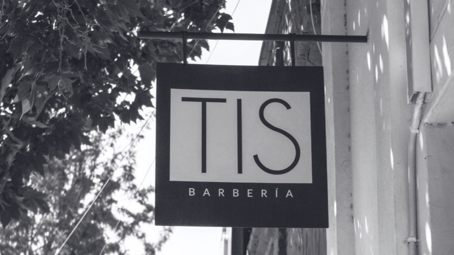 Tis Peluquería, Barbería y TisPets banner