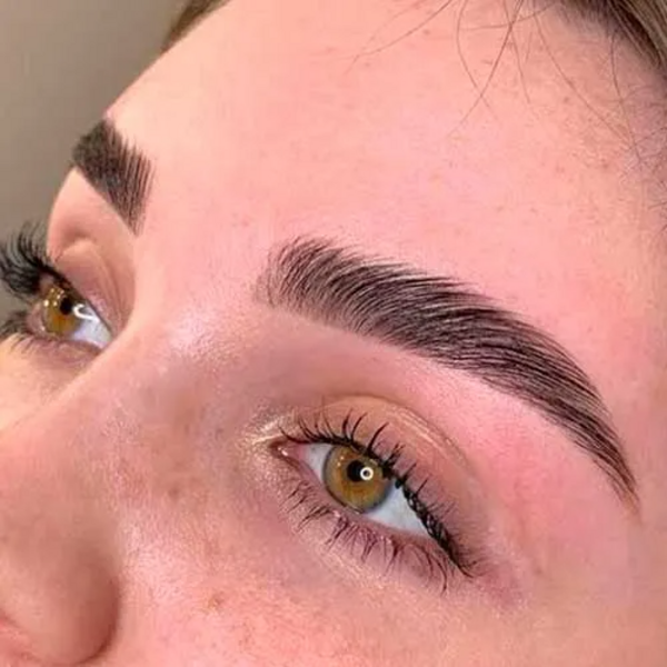 Laminado de ceja con pigmento