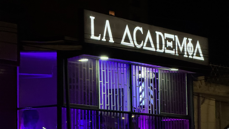 LA ACADEMIA banner